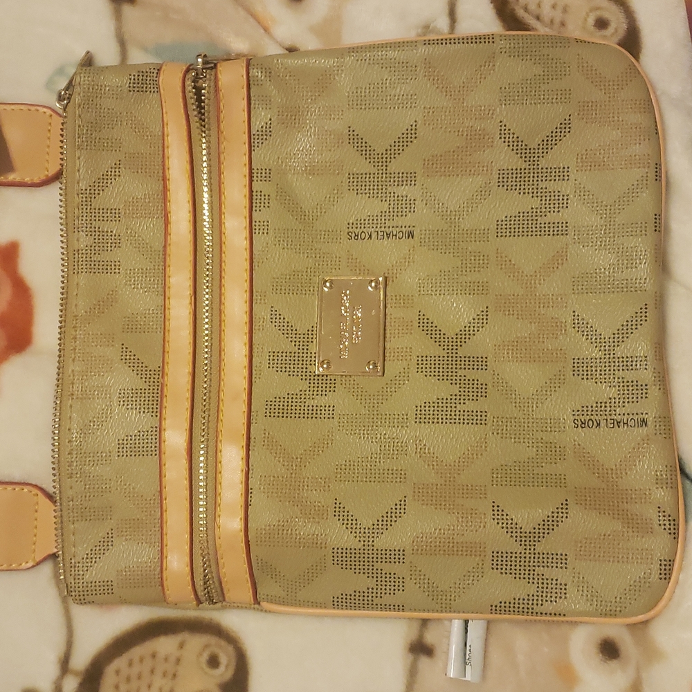 Michael Kors Crossbows Satchel Purse. 10x10